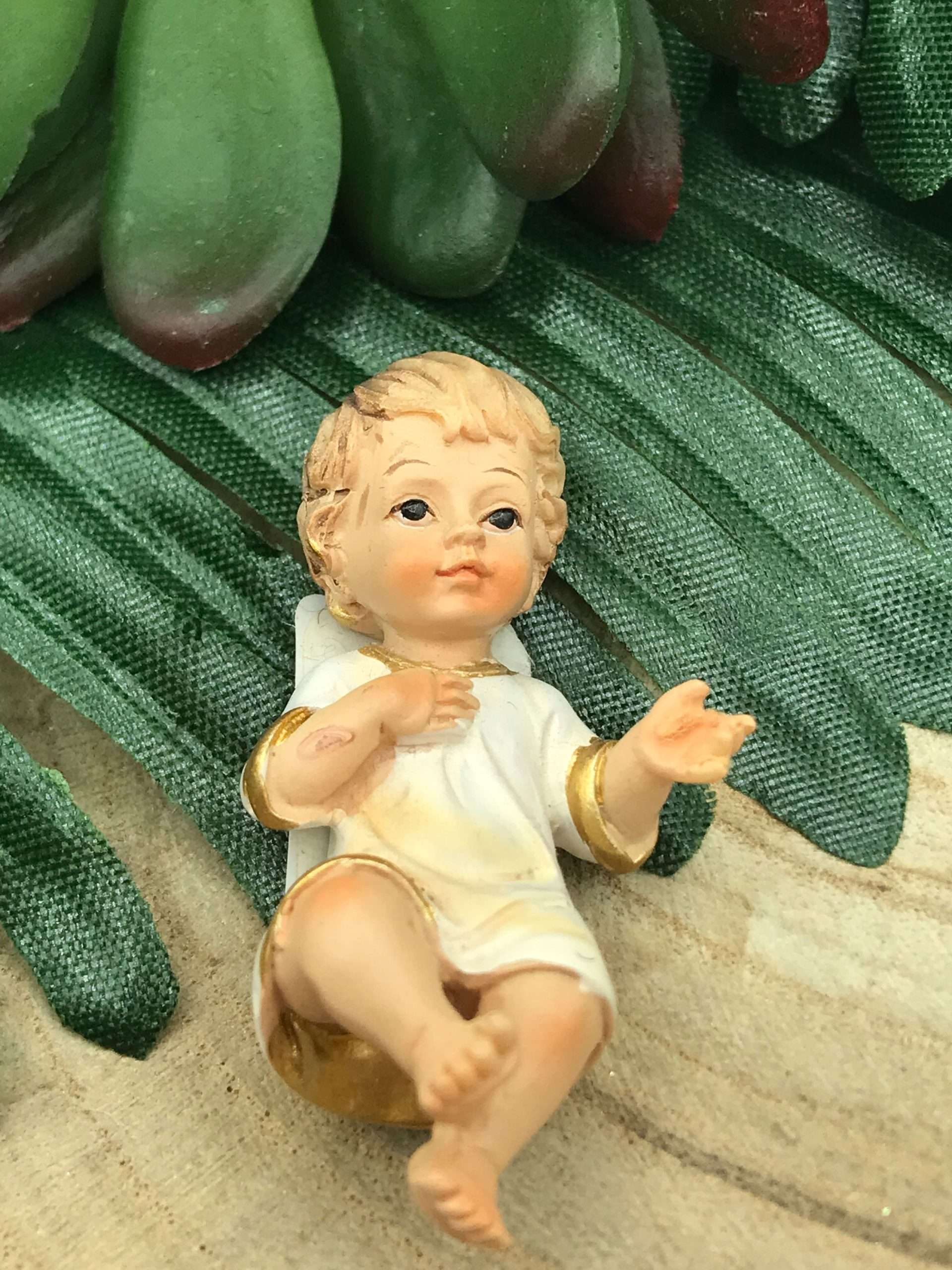 Statuina Bambino in una Scatola Regalo con Palloncini per Battesimo