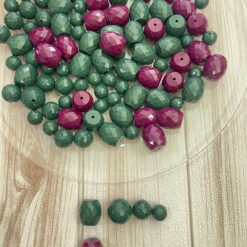 Mix di Perline e Beads nelle Tonalità del Viola e Verde