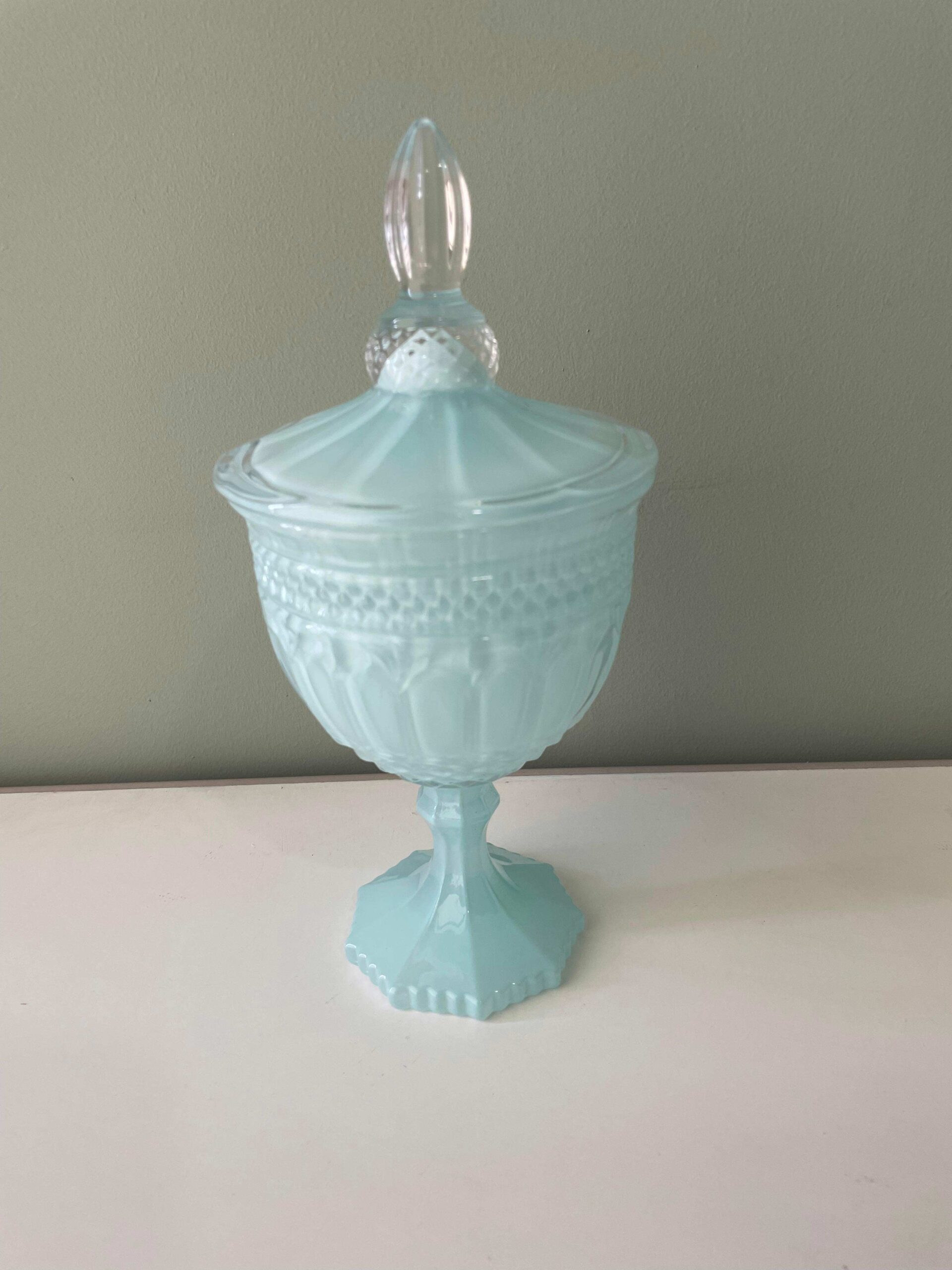 Potiche-con-piedistallo-cupido-&-co (2)