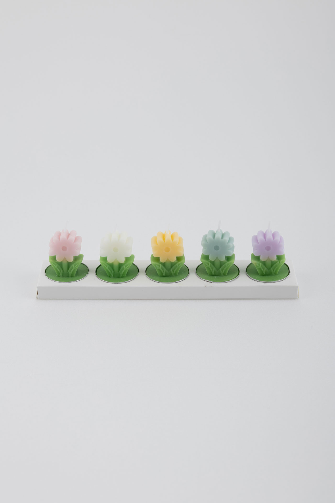 Mini-candela-margherita-su-tealighe-margot